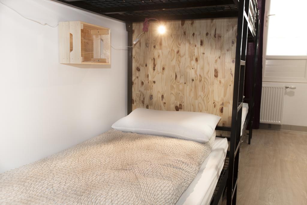 Le Flaneur Guesthouse Lyon Room photo